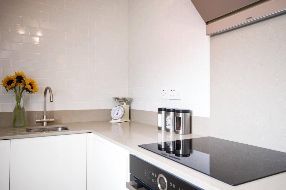 Modern Apartment In The Heart Of Oxford With Secure Underground Parking Kültér fotó