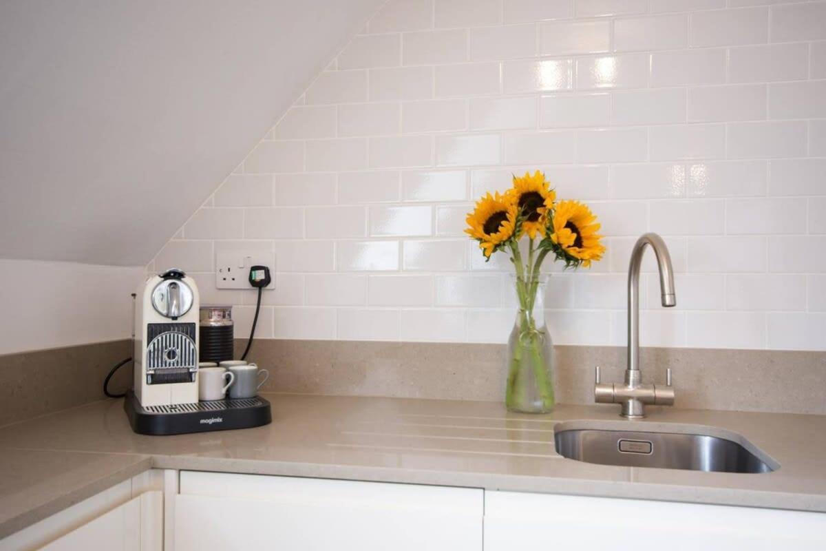Modern Apartment In The Heart Of Oxford With Secure Underground Parking Kültér fotó