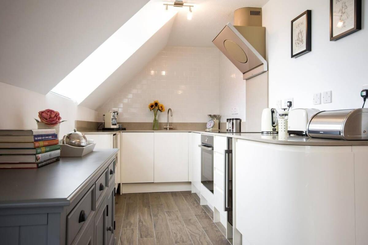 Modern Apartment In The Heart Of Oxford With Secure Underground Parking Kültér fotó